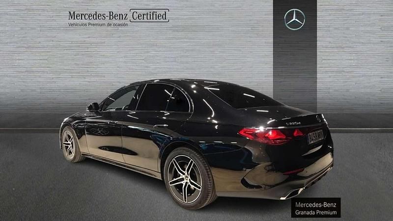 Usado Mercedes E220 AMG line Plus 197 CV (144 kW) 2024 Negro Familiar
