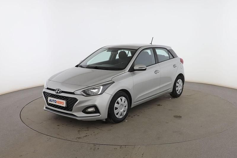 Gris Usado 2020 Hyundai i20 Utilitario | 12.099 € (Un poco caro) - Imagen 1/3