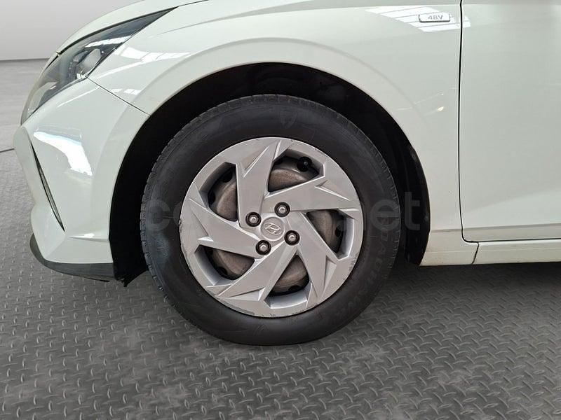 Usado Hyundai i20 100 CV (73 kW) 2021 Blanco Utilitario