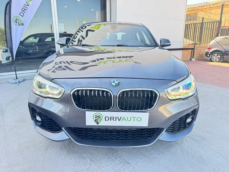 Usado BMW 118 150 CV (110 kW) 2019 Gris / plata Utilitario