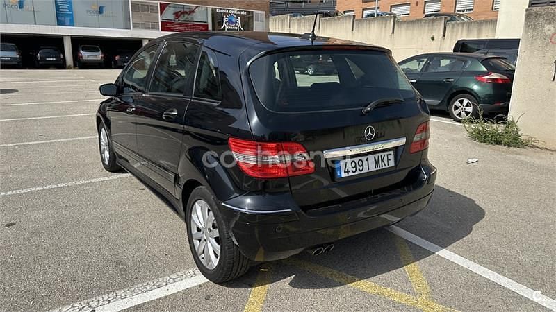 Usado Mercedes B200 193 CV (141 kW) 2006 Negro Monovolumen
