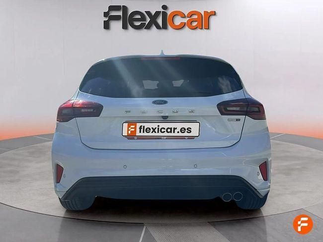 Usado Ford Focus Active 125 CV (91 kW) 2022 Blanco Berlina