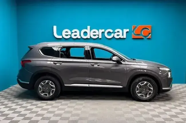 Usado Hyundai Santa Fe 230 CV (169 kW) 2021 Gris / plata SUV