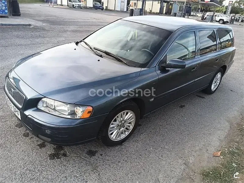 Usado Volvo V70 Momentum 163 CV (119 kW) 2005 Negro Familiar
