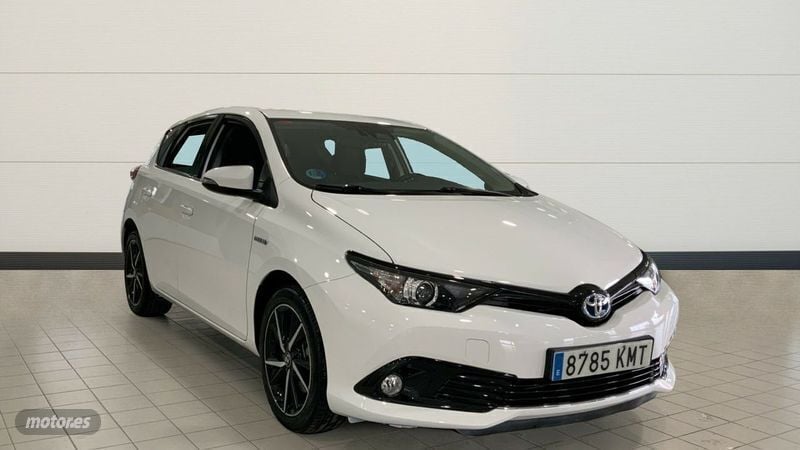 Usado Toyota Auris 136 CV (100 kW) 2018 Blanco Berlina