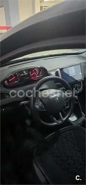 Usado Peugeot 208 Access 82 CV (60 kW) 2013 Negro Utilitario