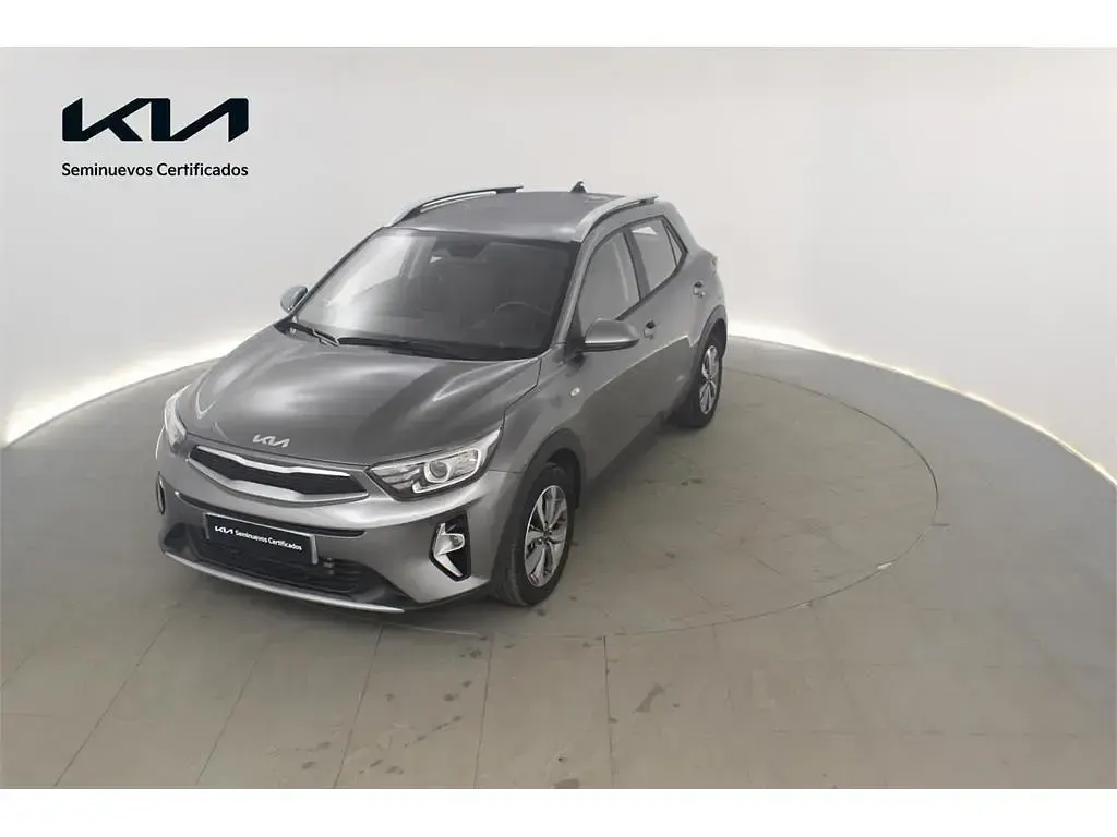 Usado Kia Stonic 101 CV (74 kW) 2025 Gris SUV