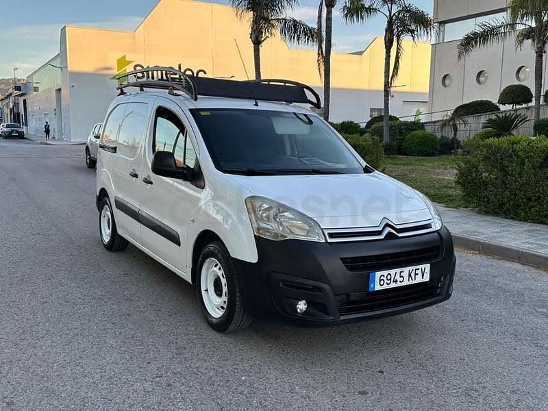 Usado Citroën Berlingo Live 100 CV (73 kW) 2018 Blanco Monovolumen