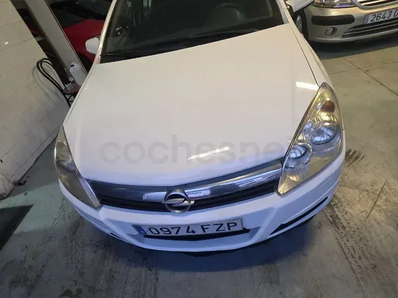 Usado Opel Astra Cosmo 100 CV (73 kW) 2008 Blanco Berlina