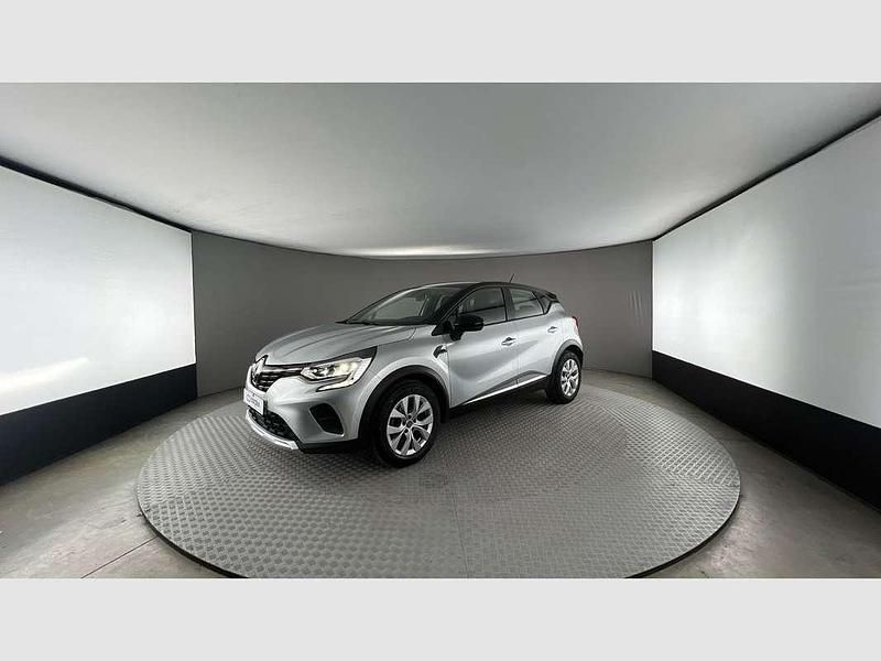 Usado Renault Captur Intens 101 HP (74 kW) 2020 Preto SUV