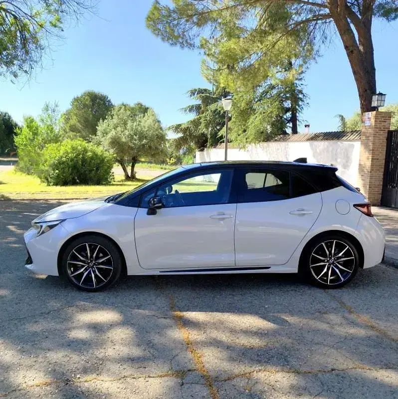 Usado Toyota Corolla Sport 196 CV (144 kW) 2023 Blanco Utilitario