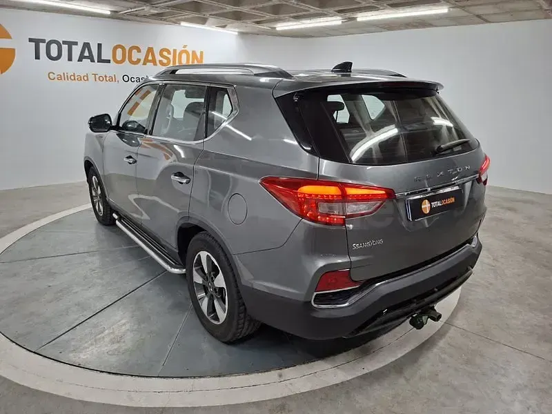 Usado SsangYong Rexton 181 CV (133 kW) 2019 Gris / plata SUV