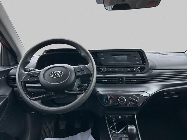 Usado Hyundai i20 84 CV (61 kW) 2022 Rojo Berlina