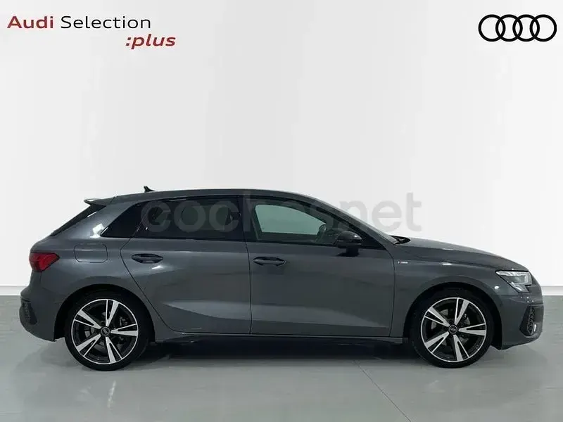 Usado Audi A3 Ambiente 150 CV (110 kW) 2024 Gris / plata Berlina