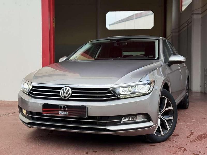 Gris Usado 2015 VW Passat Sport Berlina | 14.990 € (Precio justo) - Imagen 1/4