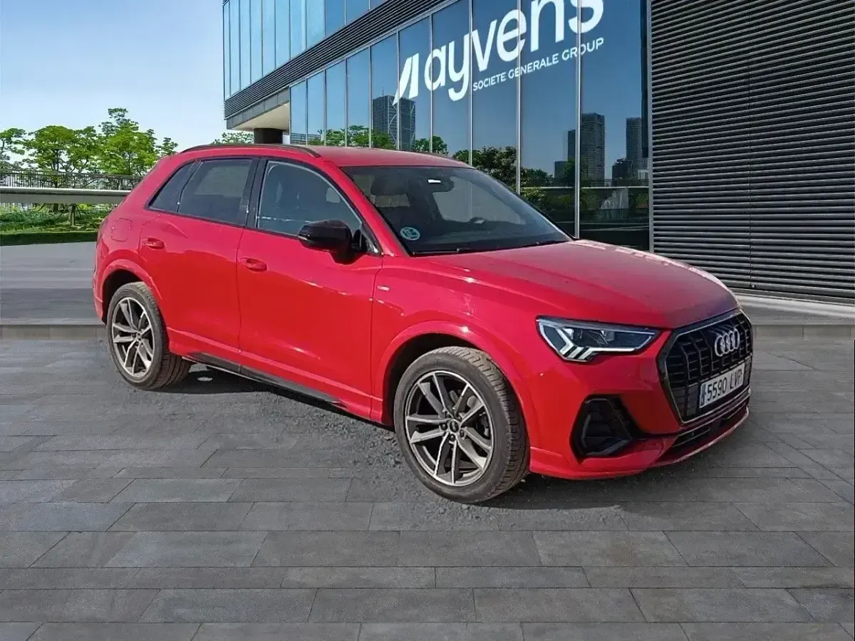 Usado Audi Q3 Ambiente 150 CV (110 kW) 2021 Rojo SUV