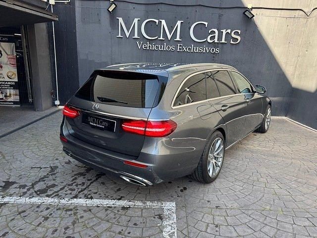 Usado Mercedes E220 194 CV (142 kW) 2017 Gris Familiar