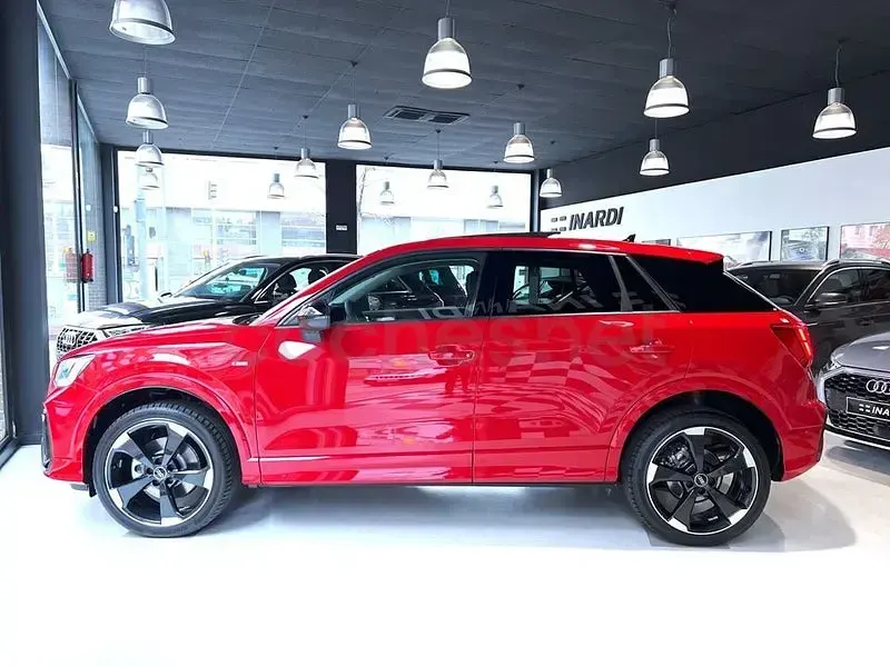 Usado Audi Q2 Comfort 150 CV (110 kW) 2024 Rojo SUV