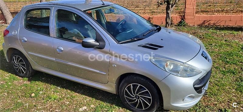 Gris / plata Usado 2011 Peugeot 206+ Utilitario | 2950 € (Precio justo) - Imagen 1/4