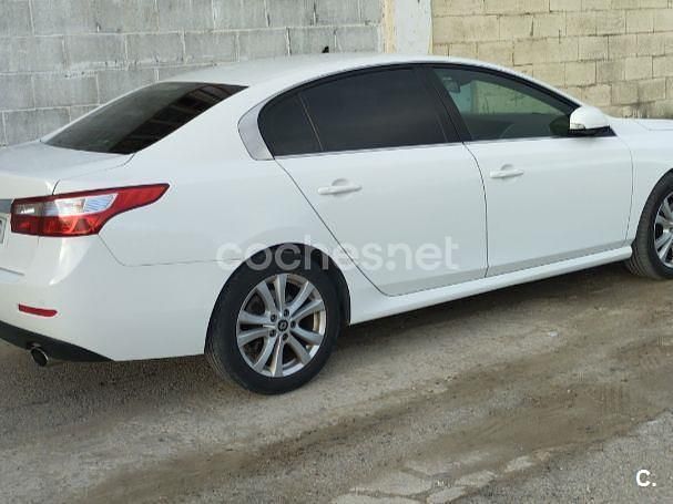 Blanco Usado 2011 Renault Latitude Privilege Berlina | 4500 € - Imagen 1/4