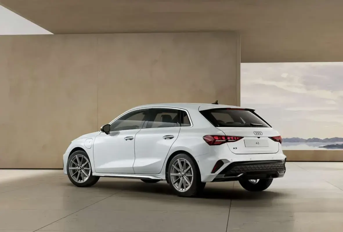 Nuevo Audi A3 Sportback e-tron 204 CV (150 kW) 2026 Blanco Utilitario