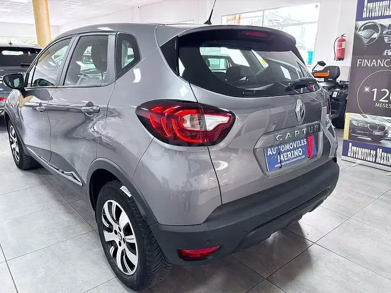 Usado Renault Captur LIMITED 90 CV (66 kW) 2019 Gris / plata SUV