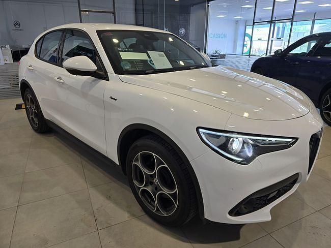 Usado Alfa Romeo Stelvio Sprint 190 CV (139 kW) 2021 Blanco SUV
