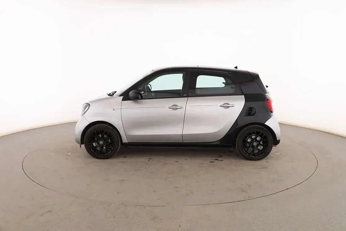Usado Smart ForFour Passion 90 CV (66 kW) 2017 Gris Utilitario