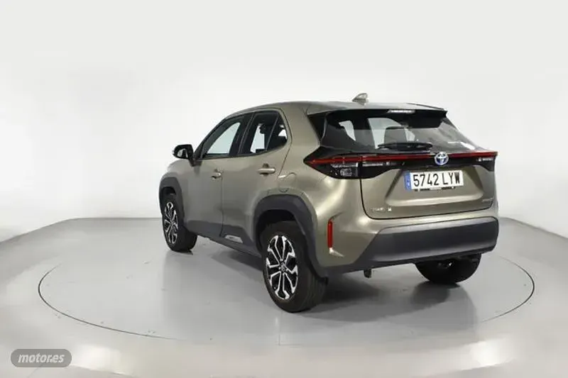 Usado Toyota Yaris Cross Active 116 CV (85 kW) 2022 Bronce SUV