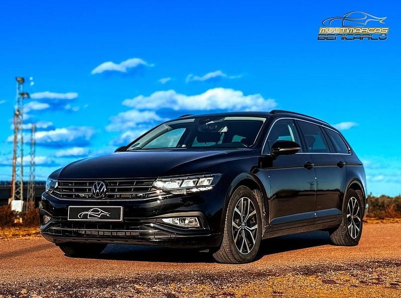 Usado VW Passat Executive 150 CV (110 kW) 2022 Negro Familiar