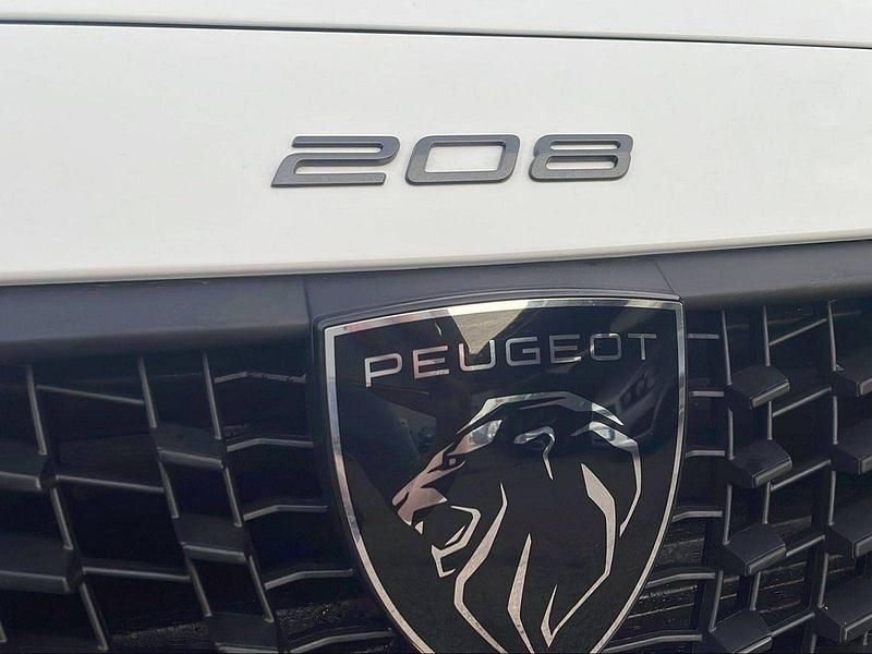 Blanco Usado 2024 Peugeot 208 Active Utilitario | 14.900 € (Precio justo) - Imagen 1/3