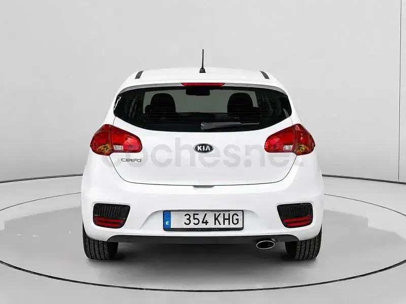 Usado Kia Ceed Plus 100 CV (73 kW) 2018 Blanco Utilitario