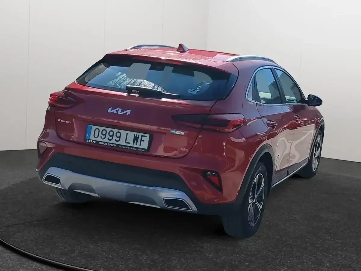 Usado Kia XCeed 141 CV (103 kW) 2022 Rojo SUV