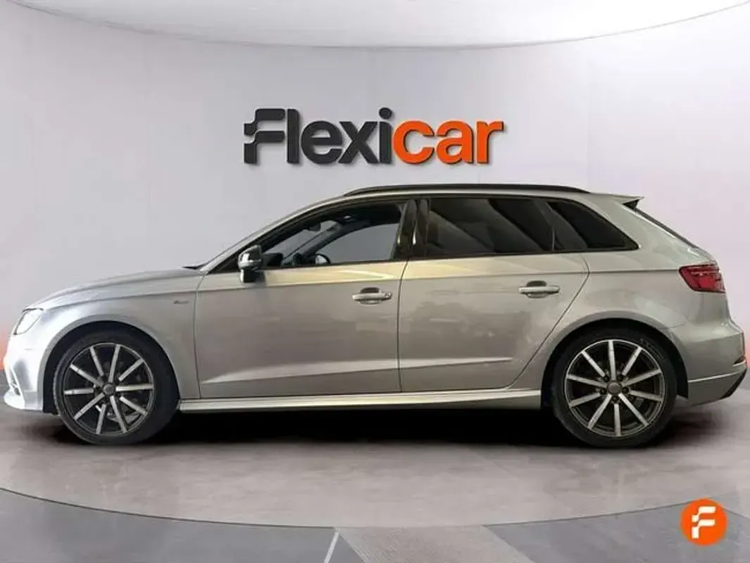 Usado Audi A3 Sportback 150 CV (110 kW) 2019 Gris Utilitario