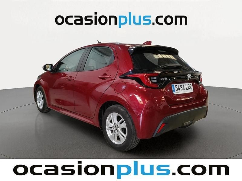 Usado Toyota Yaris Edition 125 CV (91 kW) 2021 Rojo Utilitario