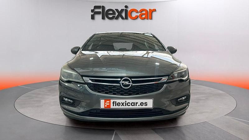 Usado Opel Astra Dynamic 125 CV (91 kW) 2017 Gris Utilitario