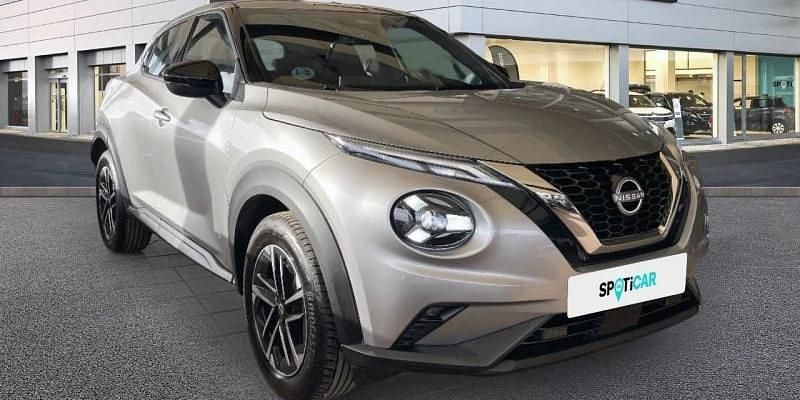 Usado Nissan Juke N-Connecta 114 CV (83 kW) 2025 Gris SUV