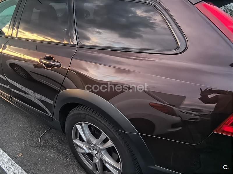 Begagnad Volvo V90 CC 190 HK (139 kW) 2019 Röd Kombi