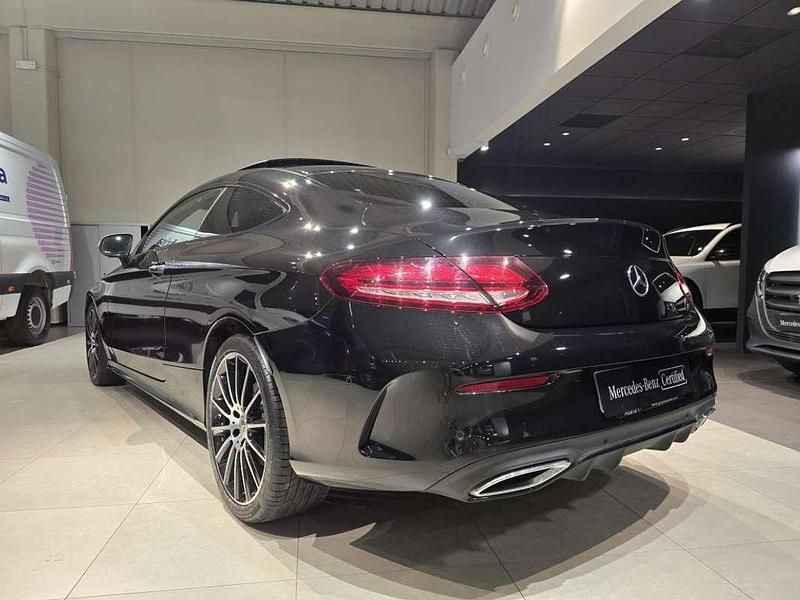 Usado Mercedes C300 245 CV (180 kW) 2019 Negro Coupe
