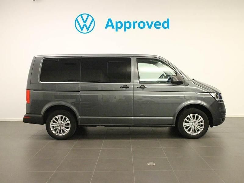 Usado VW Caravelle 110 CV (80 kW) 2024 Gris Monovolumen