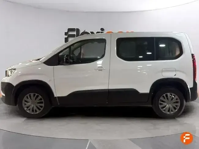 Usado Peugeot Rifter GT 130 CV (95 kW) 2023 Blanco Monovolumen