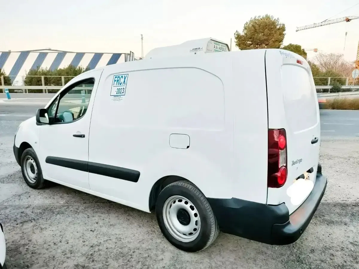 Usado Citroën Berlingo 100 CV (73 kW) 2017 Blanco Monovolumen