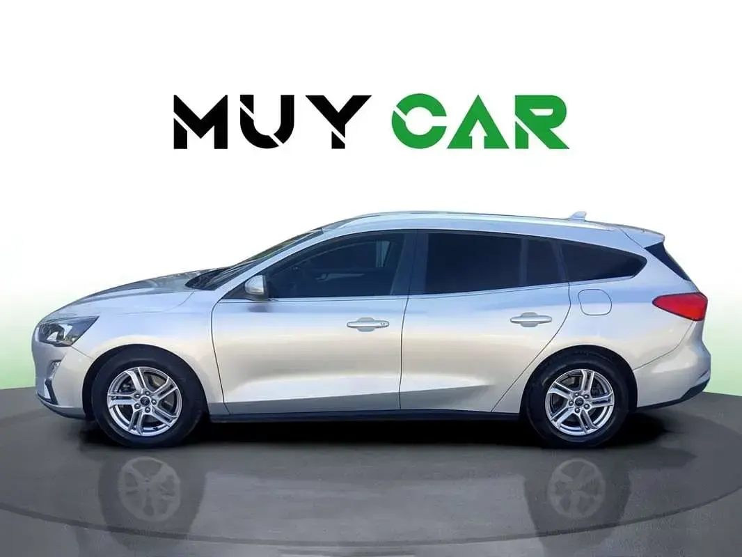 Usado Ford Focus Trend+ 125 CV (91 kW) 2021 Gris Familiar