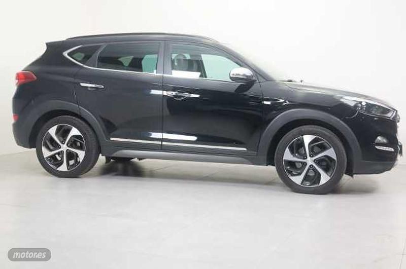 Usado Hyundai Tucson Style 136 CV (100 kW) 2016 Negro SUV