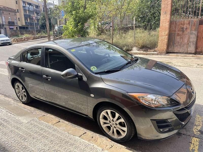 Usado Mazda 3 Active 109 CV (80 kW) 2010 Gris Utilitario