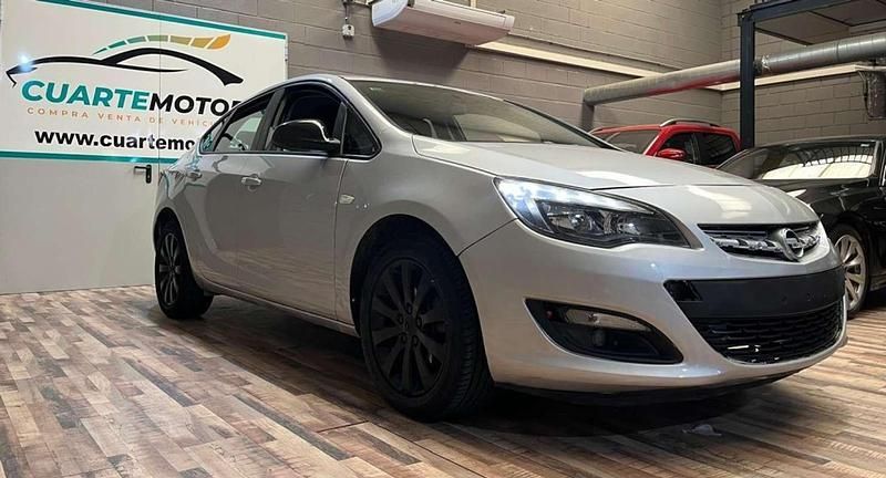 Gris Usado 2016 Opel Astra Excellence Utilitario | 8499 € (Buen precio) - Imagen 1/4