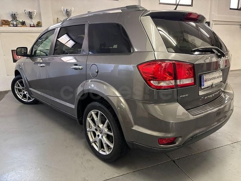 Usado Fiat Freemont Lounge 170 CV (125 kW) 2013 Gris / plata SUV