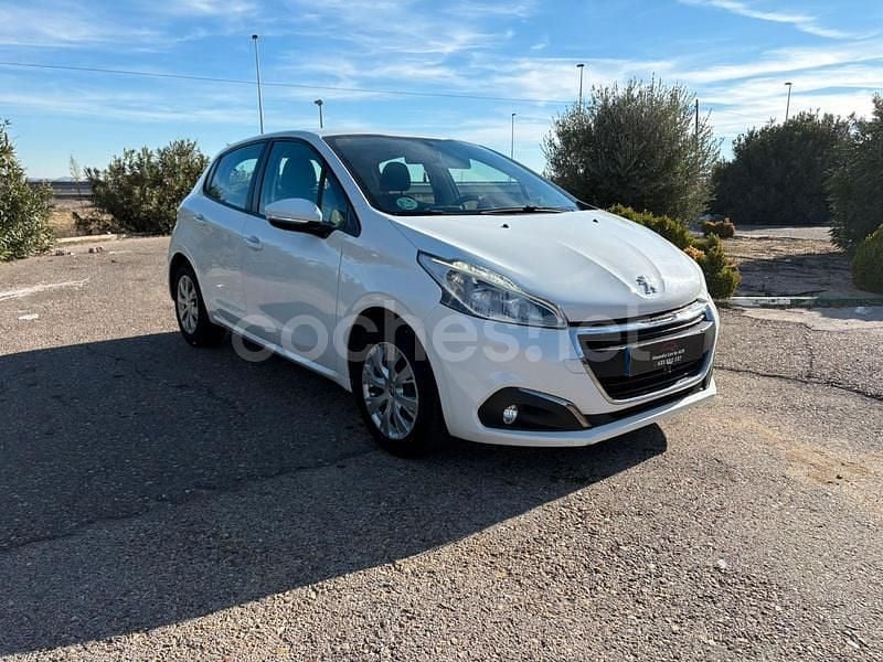 Usado Peugeot 208 Active 100 CV (73 kW) 2020 Blanco Utilitario