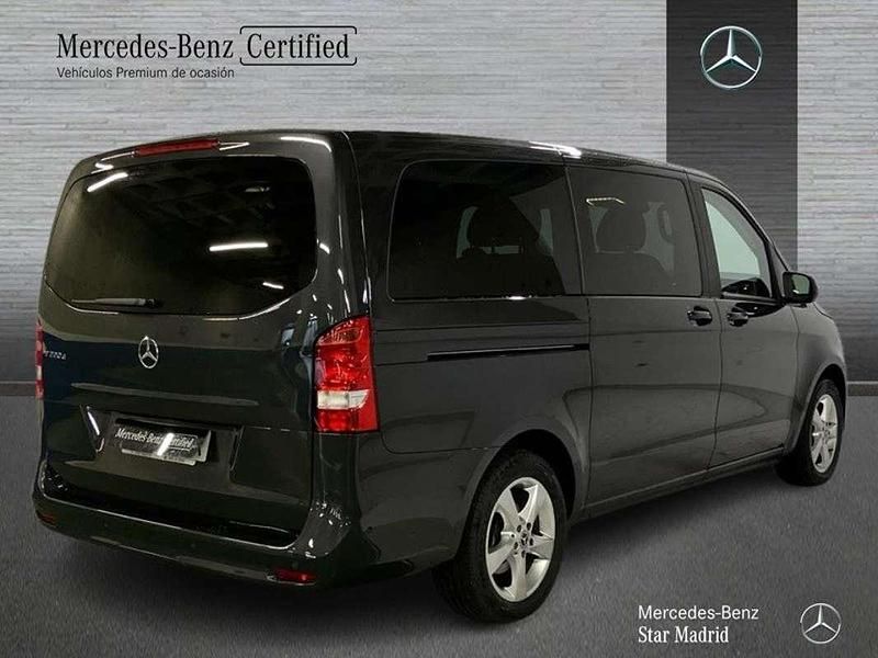 Usado Mercedes V220 163 CV (119 kW) 2023 Gris Monovolumen