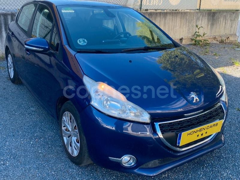 Azul Usado 2013 Peugeot 208 Active Utilitario | 5490 € (Buen precio) - Imagen 1/4